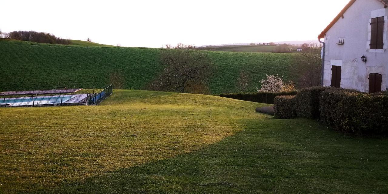 Nanteuil-Auriac-de-Bourzac La Tranquillite, Coutancieヴィラ エクステリア 写真
